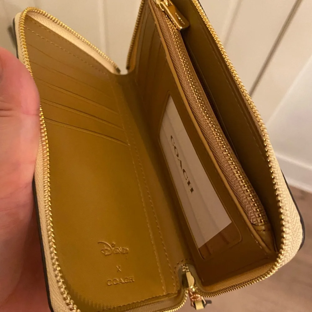New COACH x Disney Princess Belle Yellow Pebbled Leather Wallet - Picture 5 of 6